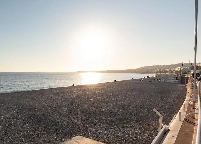 Apartmán Promenade, 2pieces Chic Et Clim Avec Terrasse Location Eligible Au Bail Mobilite Mobility Lease Nice