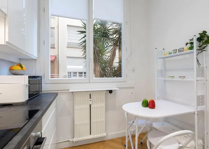 Promenade, 2pieces Chic Et Clim Avec Terrasse Location Eligible Au Bail Mobilite Mobility Lease Apartmán Nice